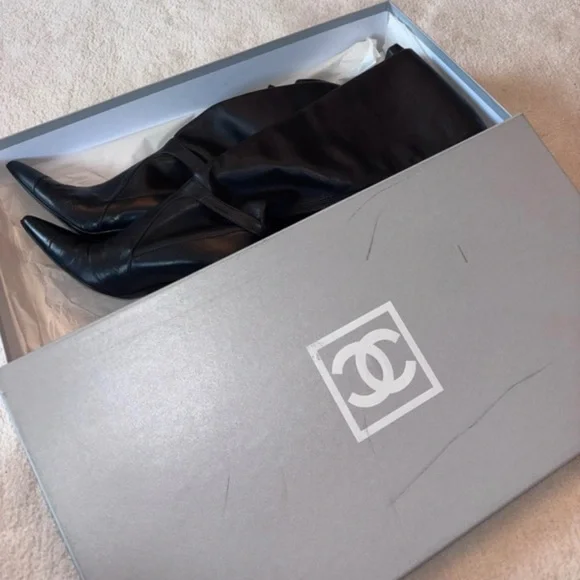 Chanel Iconic Over-the-Knee Boots 2005– As Seen in The Devil Wears Prada - Picture 11 of 11